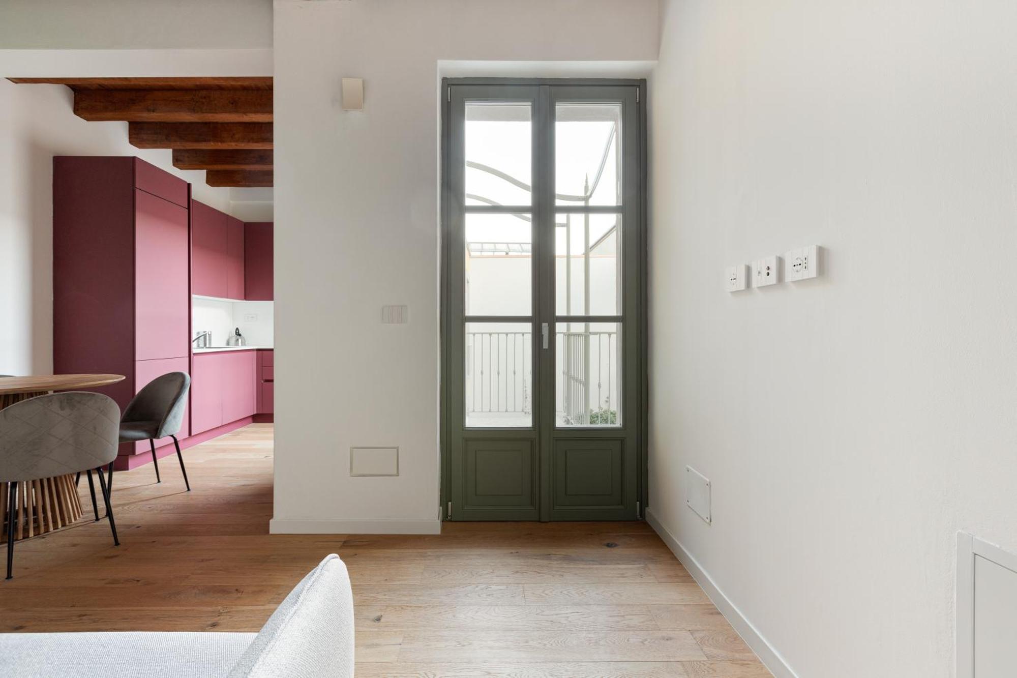Modern Apartment In Milan With Balcony المظهر الخارجي الصورة